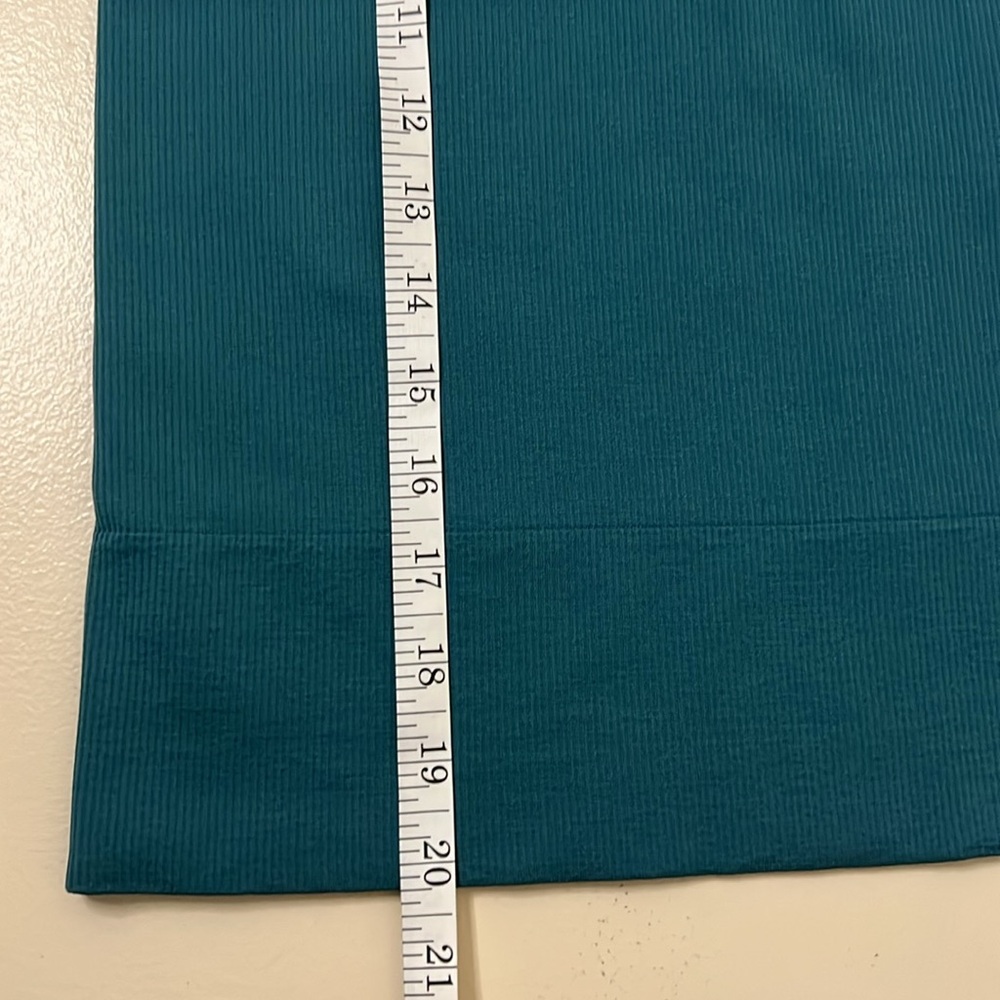 Athleta Aurora Double Lined Ribbed V-Neck Tank Top - Picture 8 of 8